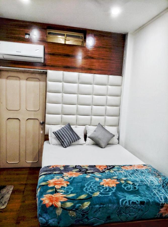 Hotel Florence Силигури Екстериор снимка